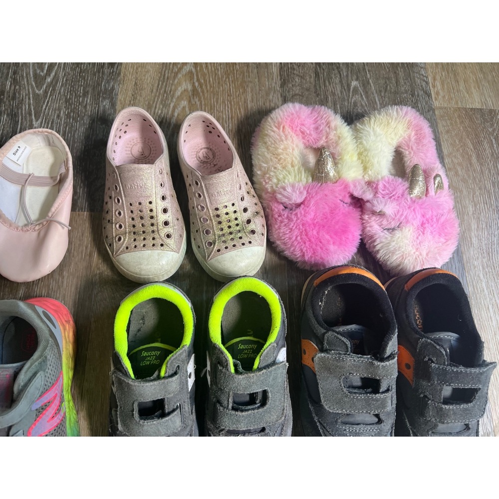 New Balance Saucony Converse Toddler Girl 7-9 Mixed Color Shoe Lot 11 Pairs - Picture 4 of 6